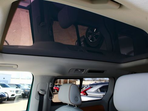 Used 2025 Volkswagen ID. Buzz 1st Edition image 3