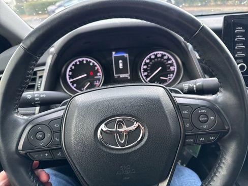 Used 2021 Toyota Camry SE image 7