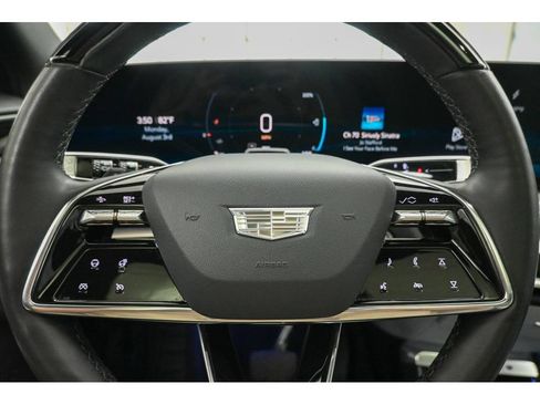 Used 2023 Cadillac Lyriq 2WD image 38
