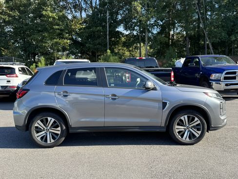 Used 2024 Mitsubishi Outlander Sport SE AWD/4WD image 4