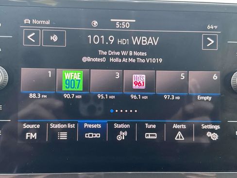 Used 2024 Volkswagen Tiguan SE image 14