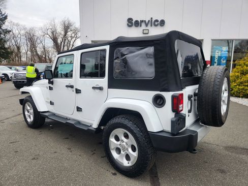 Used 2013 Jeep Wrangler Unlimited Sahara w/ Connectivity Group image 10