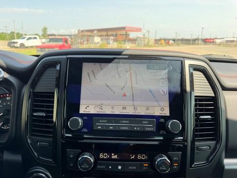 Used 2021 Nissan Titan PRO-4X w/ Pro-4x Convenience Package AWD/4WD image 14