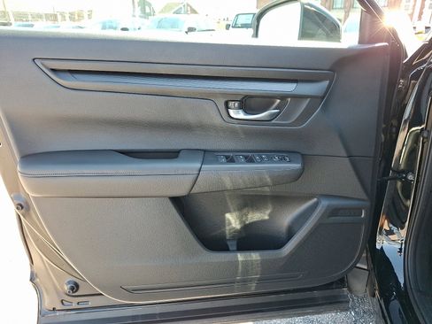 Used 2025 Honda CR-V LX image 13