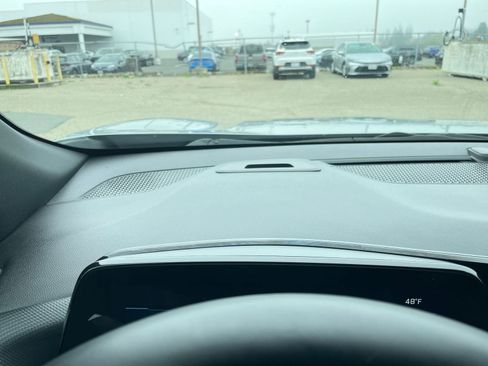 Used 2025 Chevrolet Equinox LT image 34