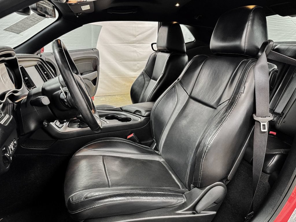 Used 2015 Dodge Challenger SXT Plus RWD image 9