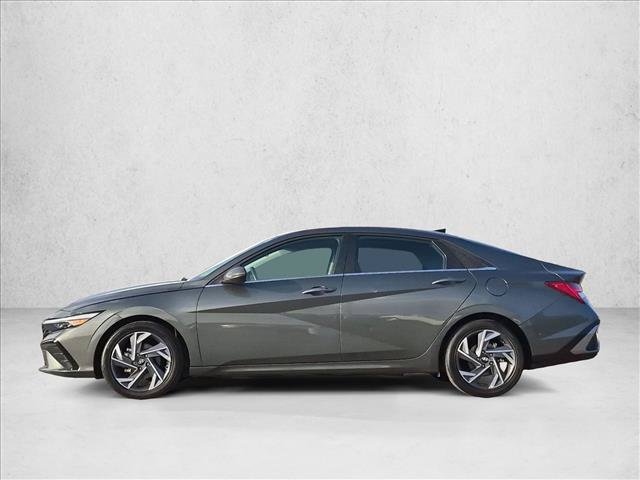 Used 2025 Hyundai Elantra SEL FWD image 9