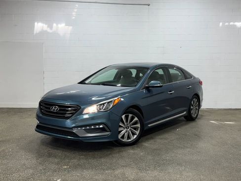 Used 2016 Hyundai Sonata Sport w/ Option Group 1V FWD image 7