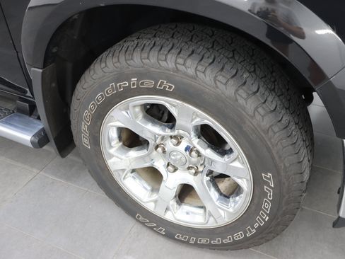 Used 2018 RAM 1500 Laramie w/ Convenience Group AWD/4WD image 3