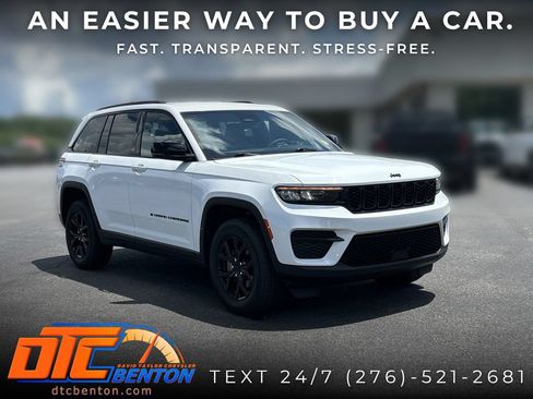 Used 2025 Jeep Grand Cherokee Altitude AWD/4WD image 1