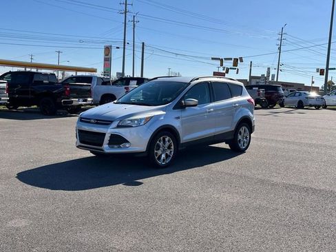 Used 2015 Ford Escape SE w/ Equipment Group 201A FWD image 9