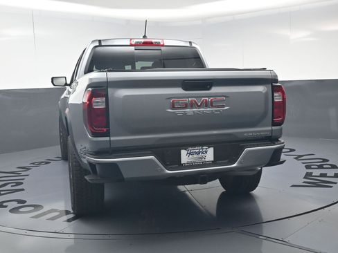 Used 2025 GMC Canyon Denali AWD/4WD image 8
