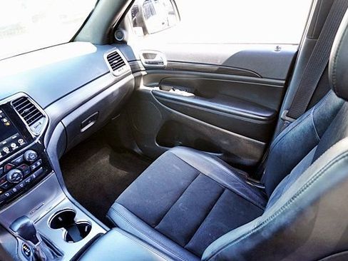 Certified 2022 Jeep Grand Cherokee Laredo X RWD image 21