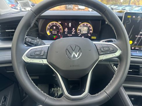 New 2026 Volkswagen Tiguan SE image 7