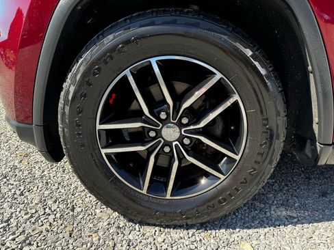 Used 2017 Jeep Grand Cherokee Trailhawk AWD/4WD image 6
