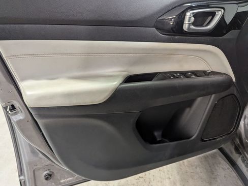 Certified 2022 Jeep Compass Limited image 7