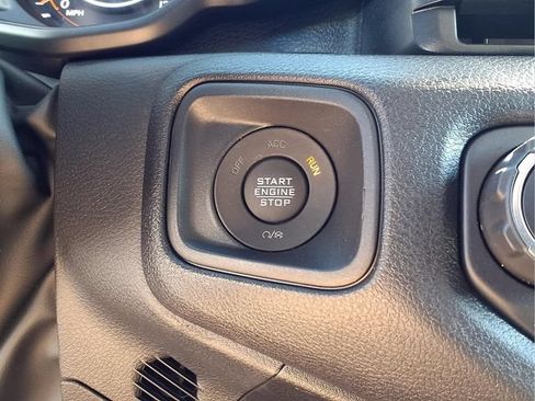 Used 2025 Jeep Wrangler Unlimited Sport AWD/4WD image 9