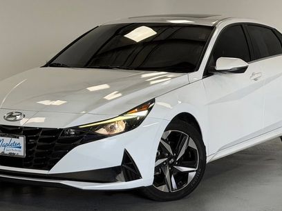 Certified 2022 Hyundai Elantra SEL w/ Convenience + Premium Package