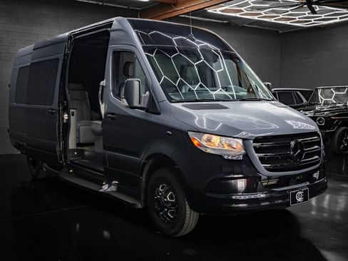 Used 2022 Mercedes-Benz Sprinter 3500 image 3