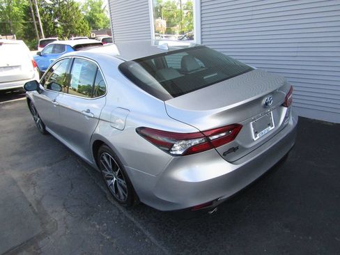 Used 2023 Toyota Camry XLE FWD image 3