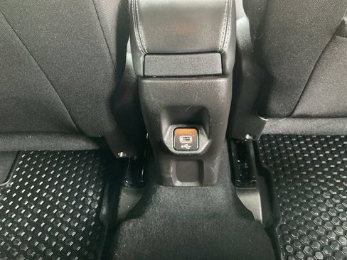 Used 2022 Jeep Renegade Latitude AWD/4WD image 26