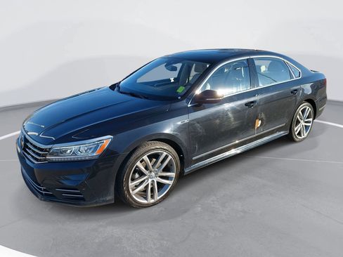 Used 2019 Volkswagen Passat 2.0T SE R-Line image 1