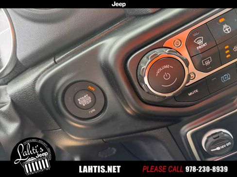 Certified 2022 Jeep Wrangler Unlimited Sahara w/ Cold Weather Group image 21