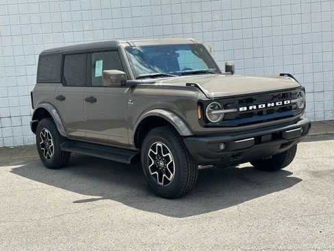 New 2026 Ford Bronco Outer Banks AWD/4WD image 29