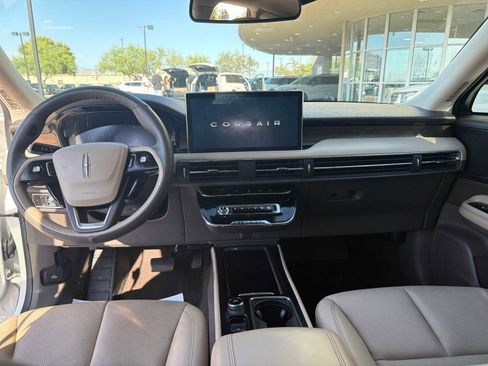 Used 2023 Lincoln Corsair Grand Touring AWD/4WD image 9
