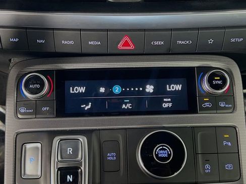 Used 2024 Hyundai Palisade Calligraphy FWD image 23