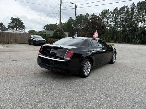 Used 2022 Chrysler 300 S RWD image 5