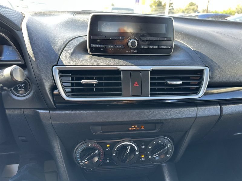 Used 2014 MAZDA MAZDA3 i Sport FWD image 20