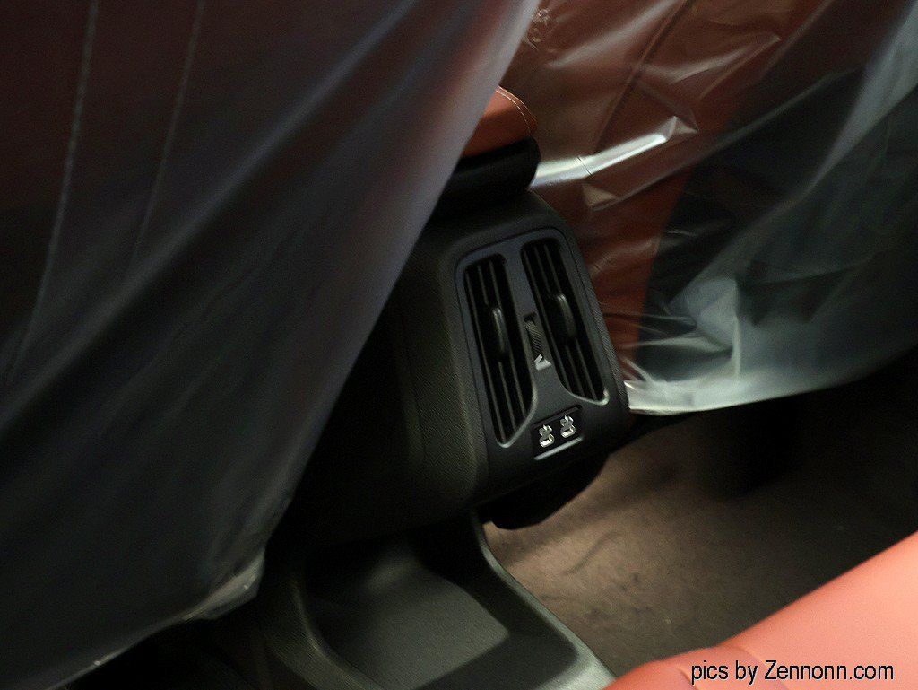 New 2027 BMW X1 xDrive28i AWD/4WD image 13