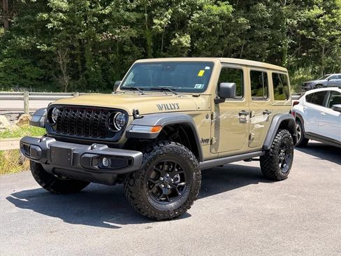 Used 2025 Jeep Wrangler Unlimited Sport AWD/4WD image 2