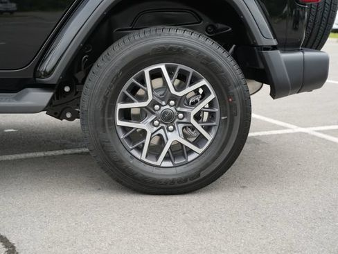 New 2026 Jeep Wrangler Unlimited Sahara AWD/4WD image 43