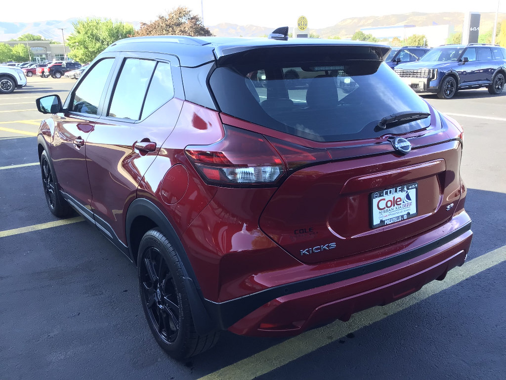 Used 2023 Nissan Kicks SR w/ SR Premium Package FWD image 4