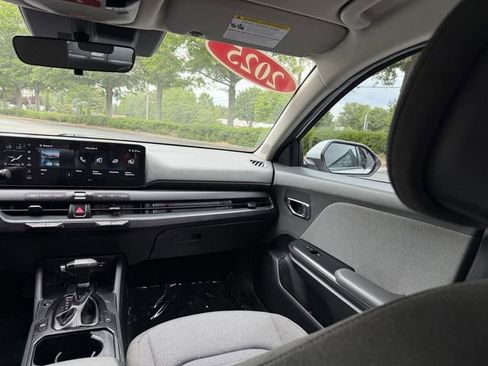 Used 2025 Kia K4 EX FWD image 35