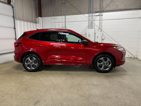 Certified 2024 Ford Escape ST-Line image 5