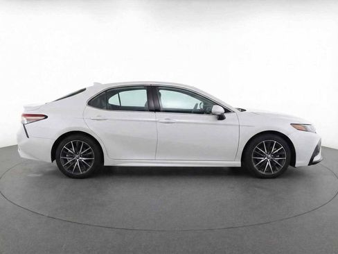 Certified 2023 Toyota Camry SE image 9