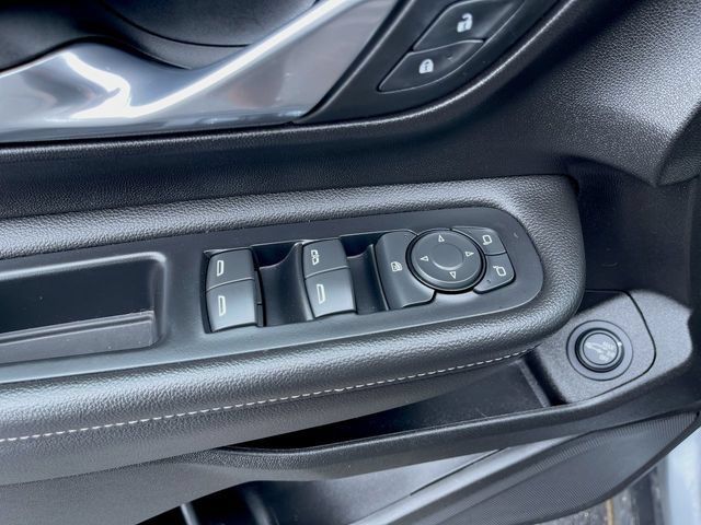 Used 2024 GMC Terrain SLE w/ Driver Convenience Package FWD image 23