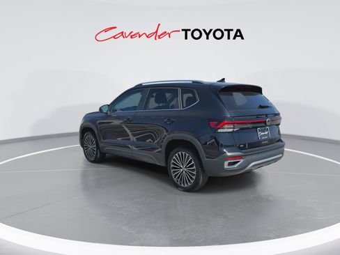 Used 2026 Volkswagen Taos SE FWD image 6