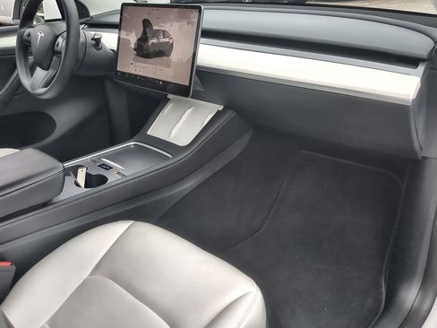 Used 2023 Tesla Model Y 2WD image 28