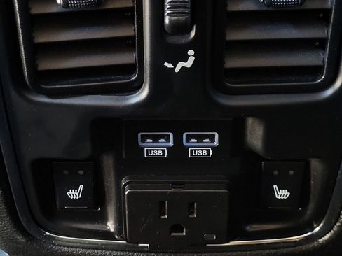 Used 2014 Jeep Grand Cherokee SRT8 w/ Luxury Group II image 35