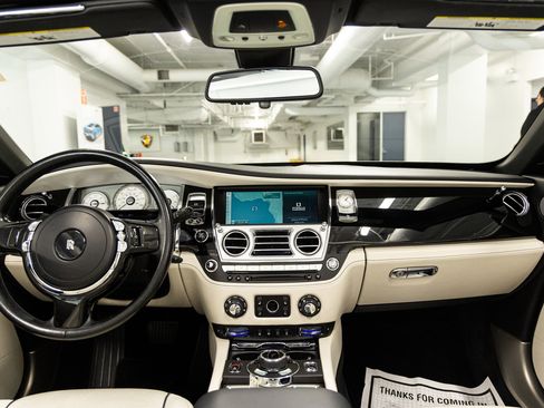 Used 2017 Rolls-Royce Dawn RWD image 53