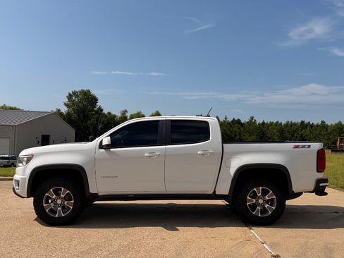Used 2020 Chevrolet Colorado Z71 AWD/4WD image 8