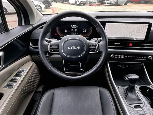 Certified 2026 Kia Carnival FWD image 6