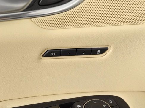 Used 2019 Cadillac XT5 Luxury image 32