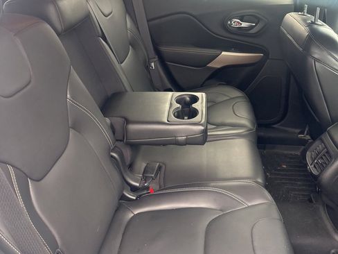 Used 2018 Jeep Cherokee Limited w/ Technology Group image 22