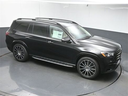 New 2026 Mercedes-Benz GLS 450 4MATIC image 42