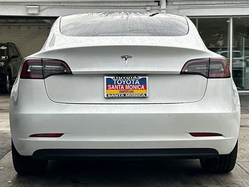 Used 2021 Tesla Model 3 Standard Range Plus image 5